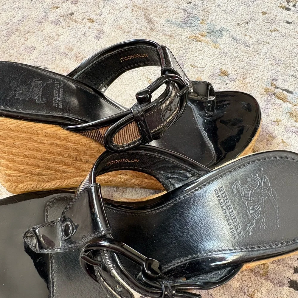 Burberry Whicker Black Wedge Buckle Sandals - Picture 4 of 8